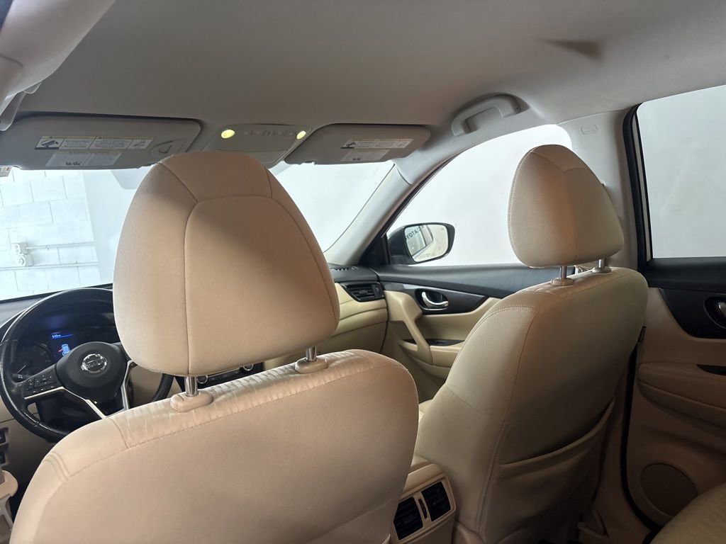 Used 2019 Nissan Rogue SV w/ Premium Package image 15