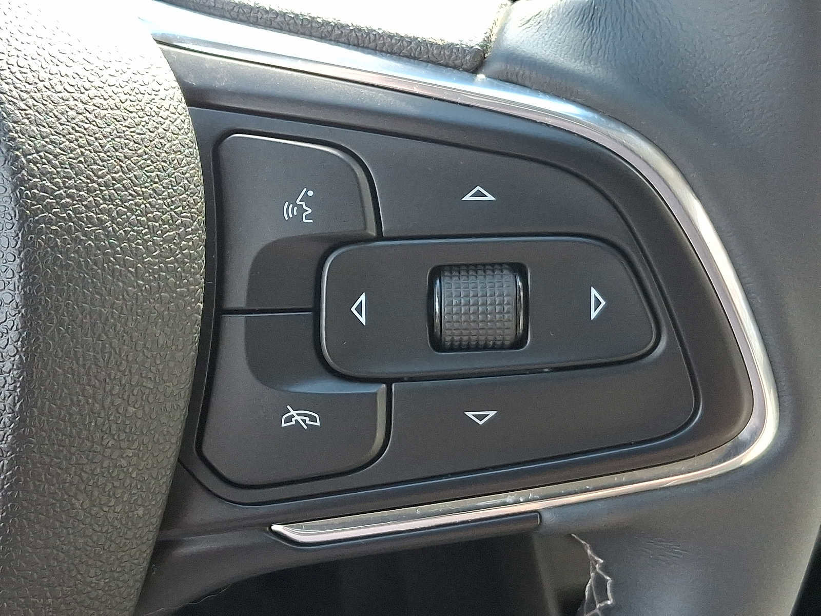 Used 2023 Buick Encore GX Select image 23