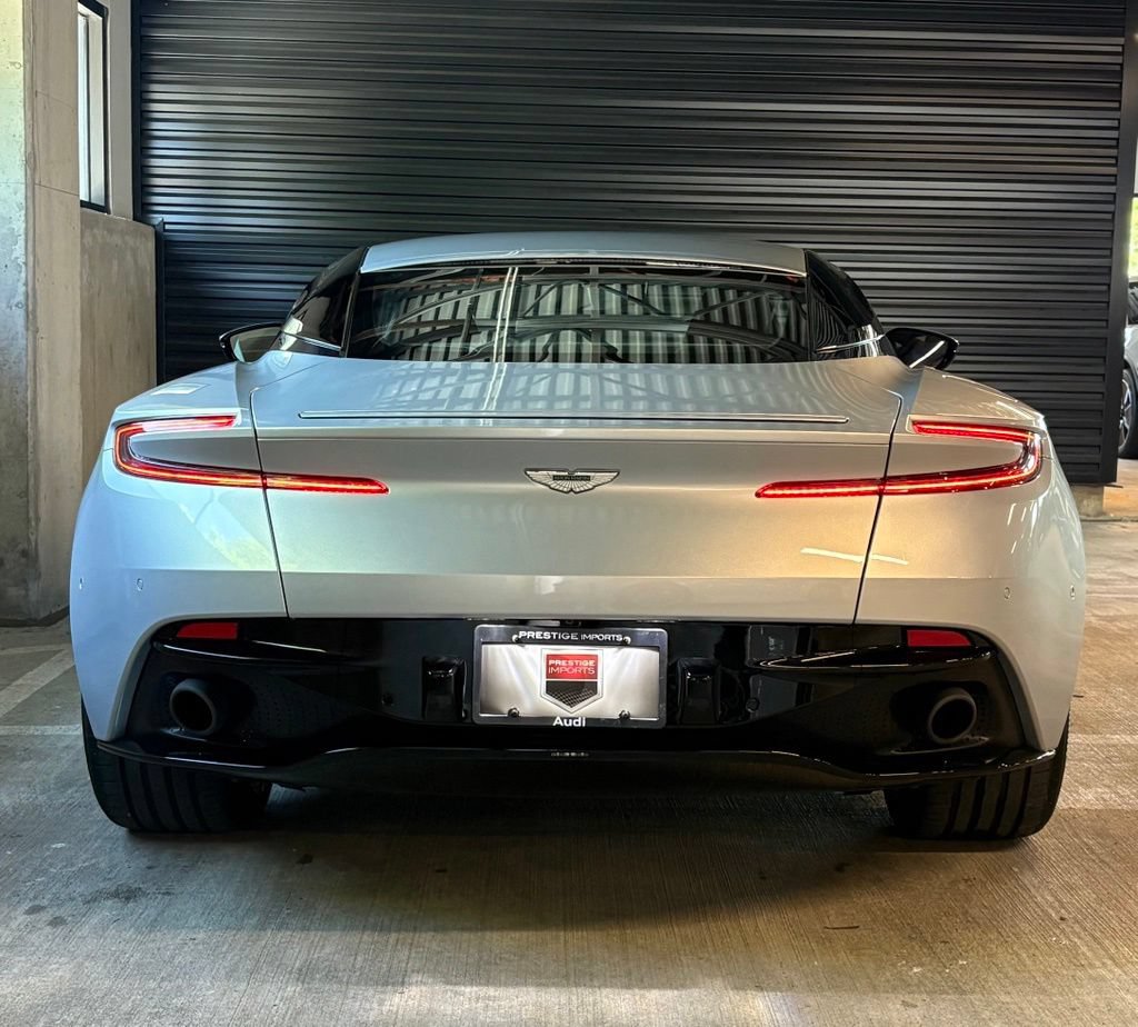 Used 2017 Aston Martin DB11 V12 RWD image 8