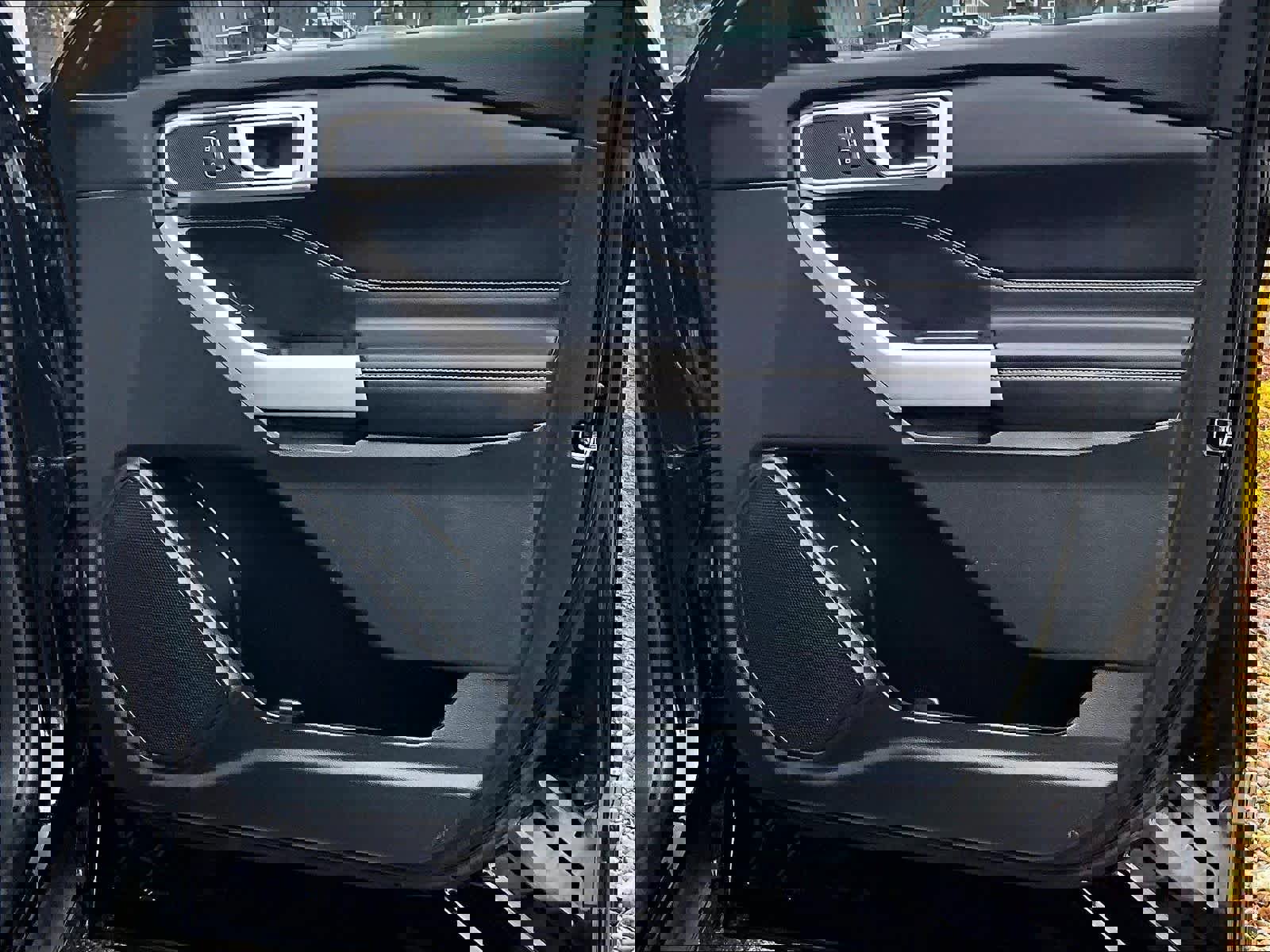 Used 2023 Ford Explorer XLT w/ Equipment Group 202A image 12