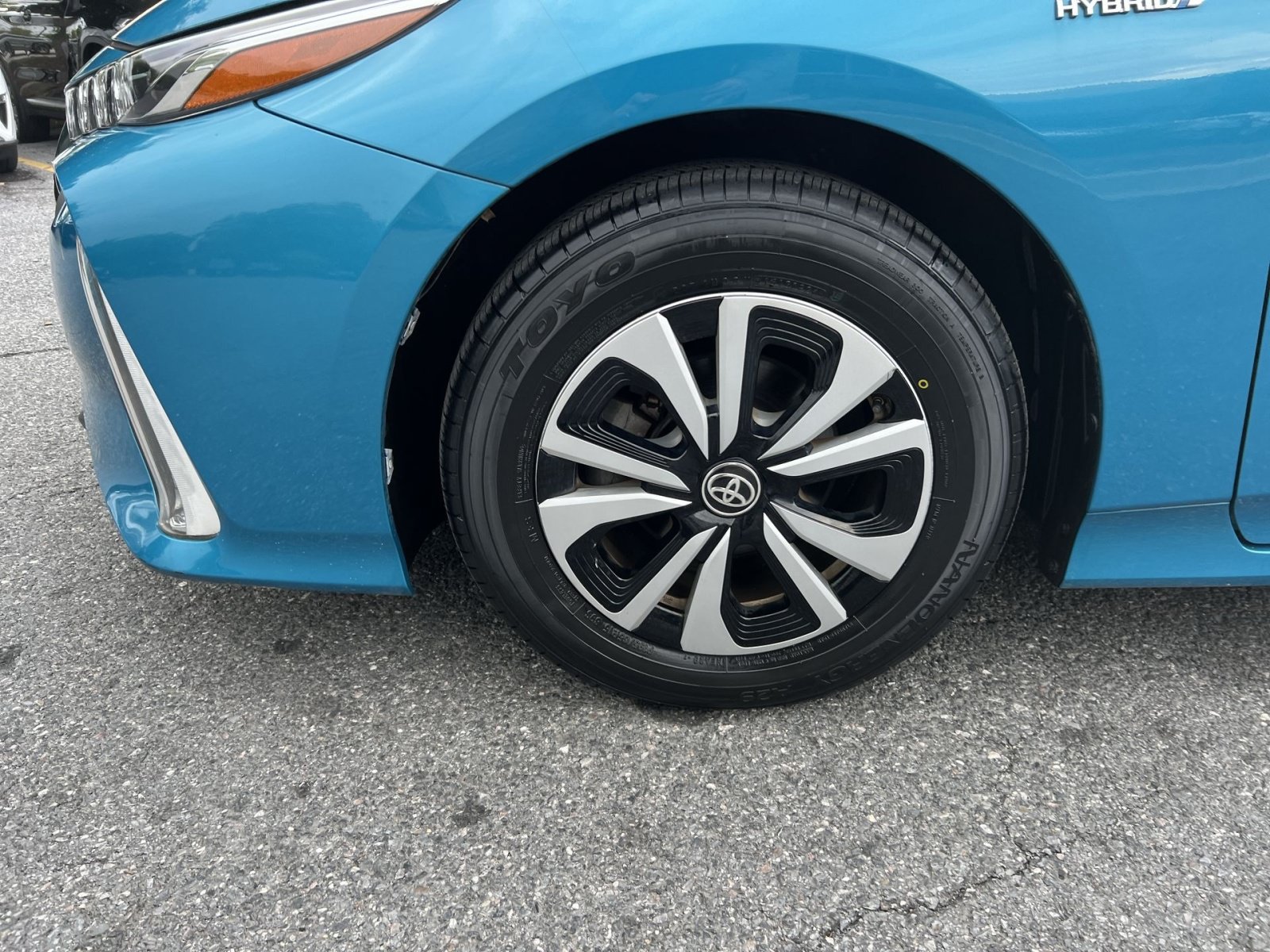 Used 2017 Toyota Prius Prime Plus FWD image 12