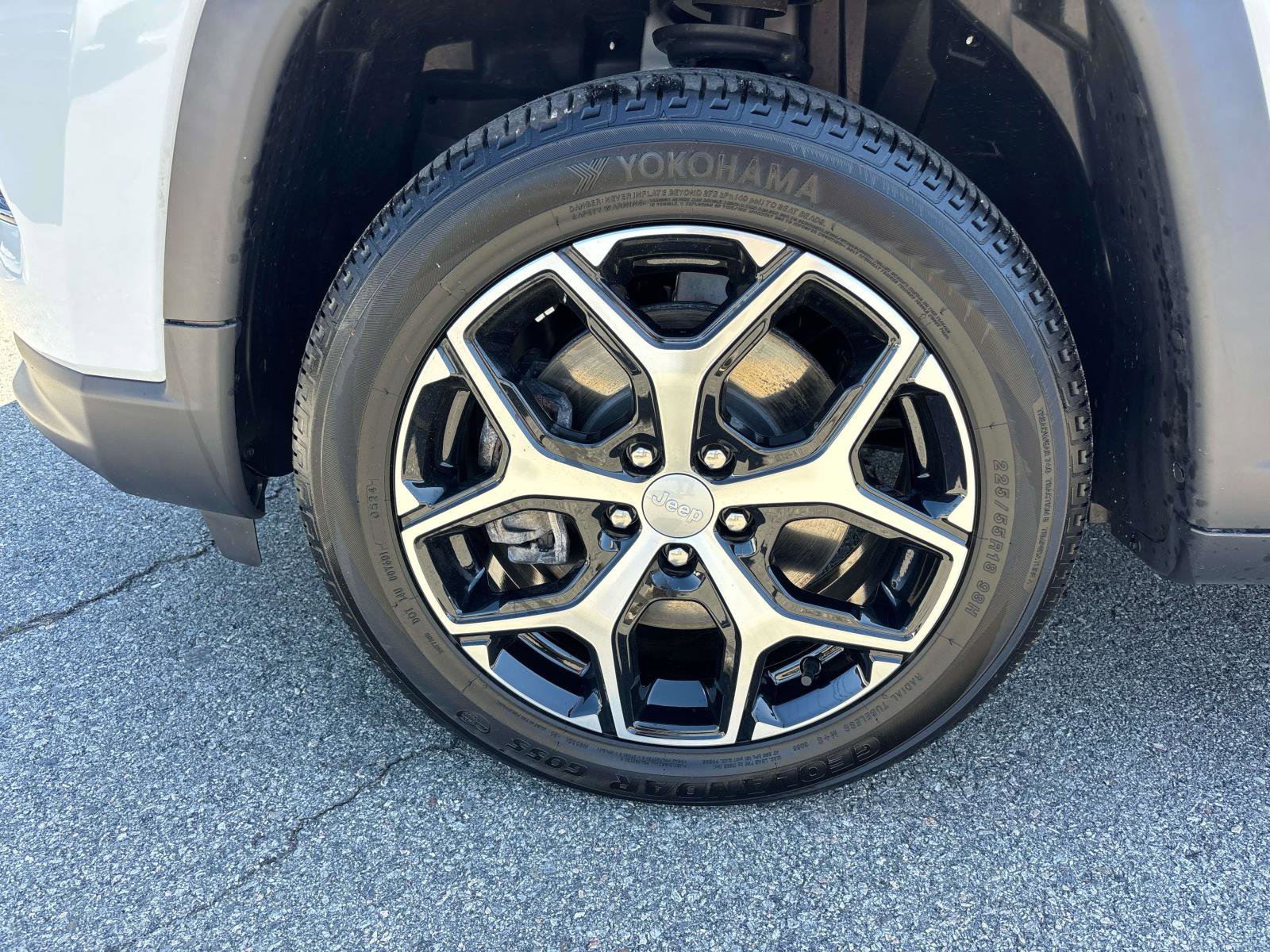 Certified 2024 Jeep Compass Limited w/ Sun and Sound Group AWD/4WD image 8