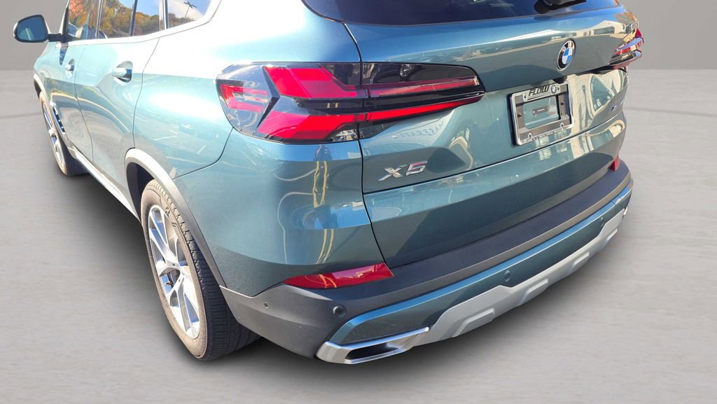Used 2024 BMW X5 xDrive40i w/ Parking Assistance Package image 24