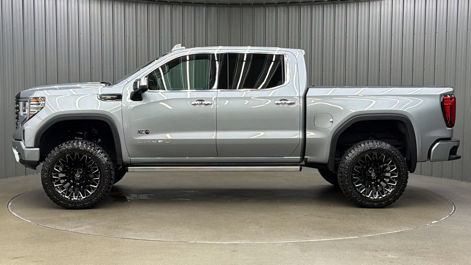 Used 2026 GMC Sierra 1500 Denali Ultimate AWD/4WD image 2