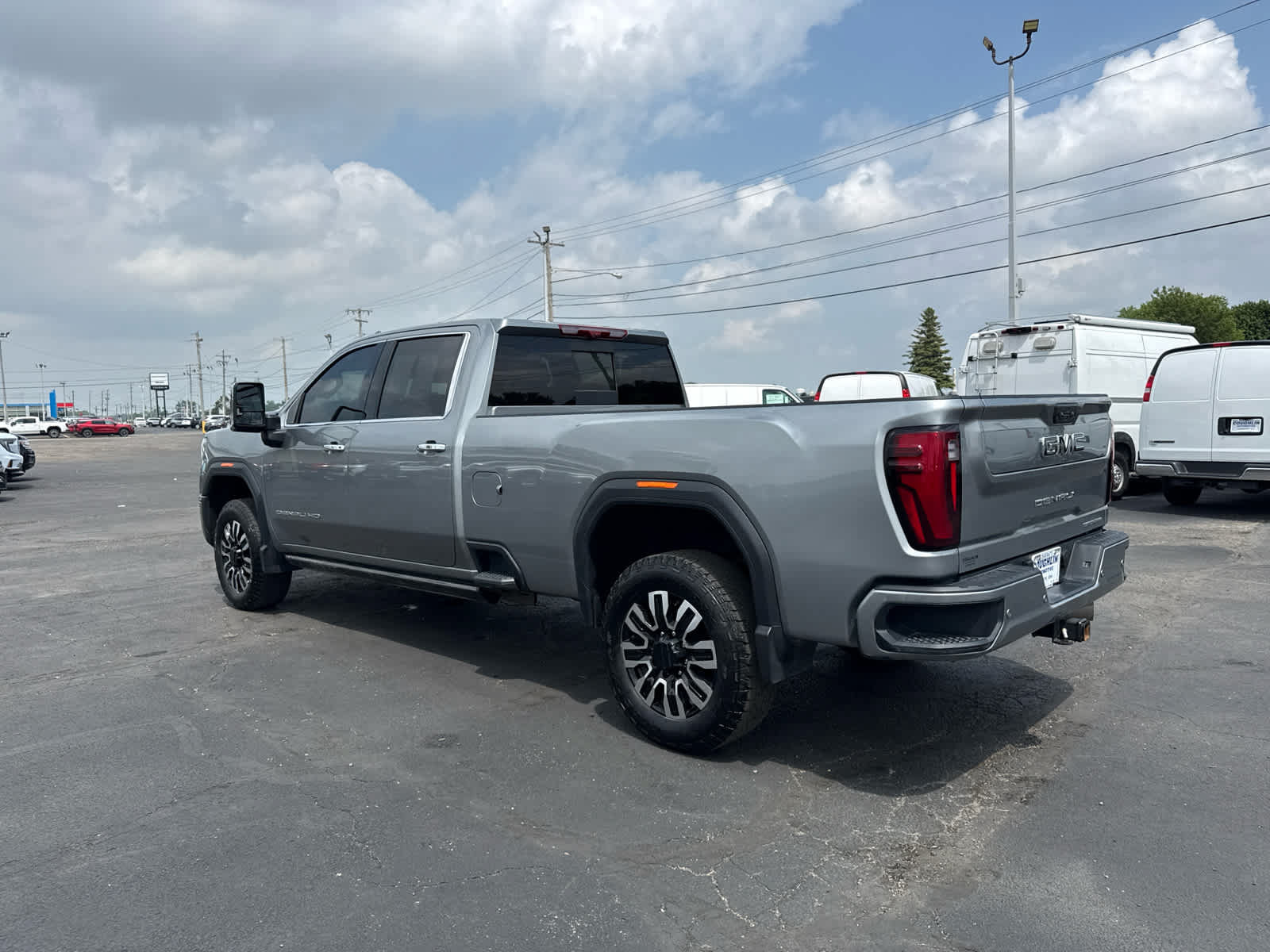 Certified 2025 GMC Sierra 3500 Denali Ultimate AWD/4WD image 3