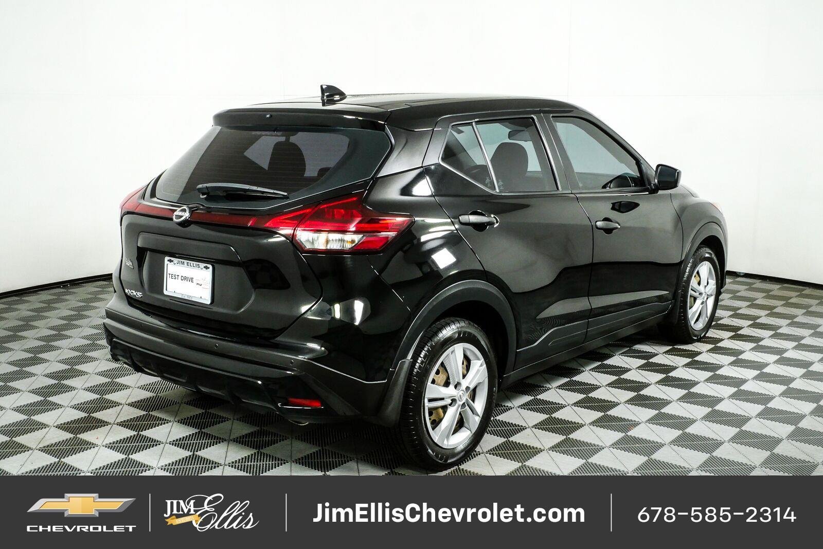 Used 2022 Nissan Kicks S FWD image 3