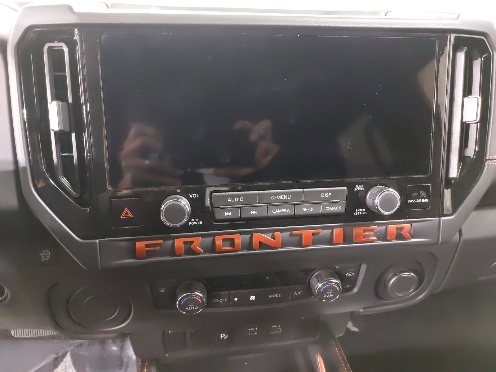 Used 2025 Nissan Frontier Pro-X image 22