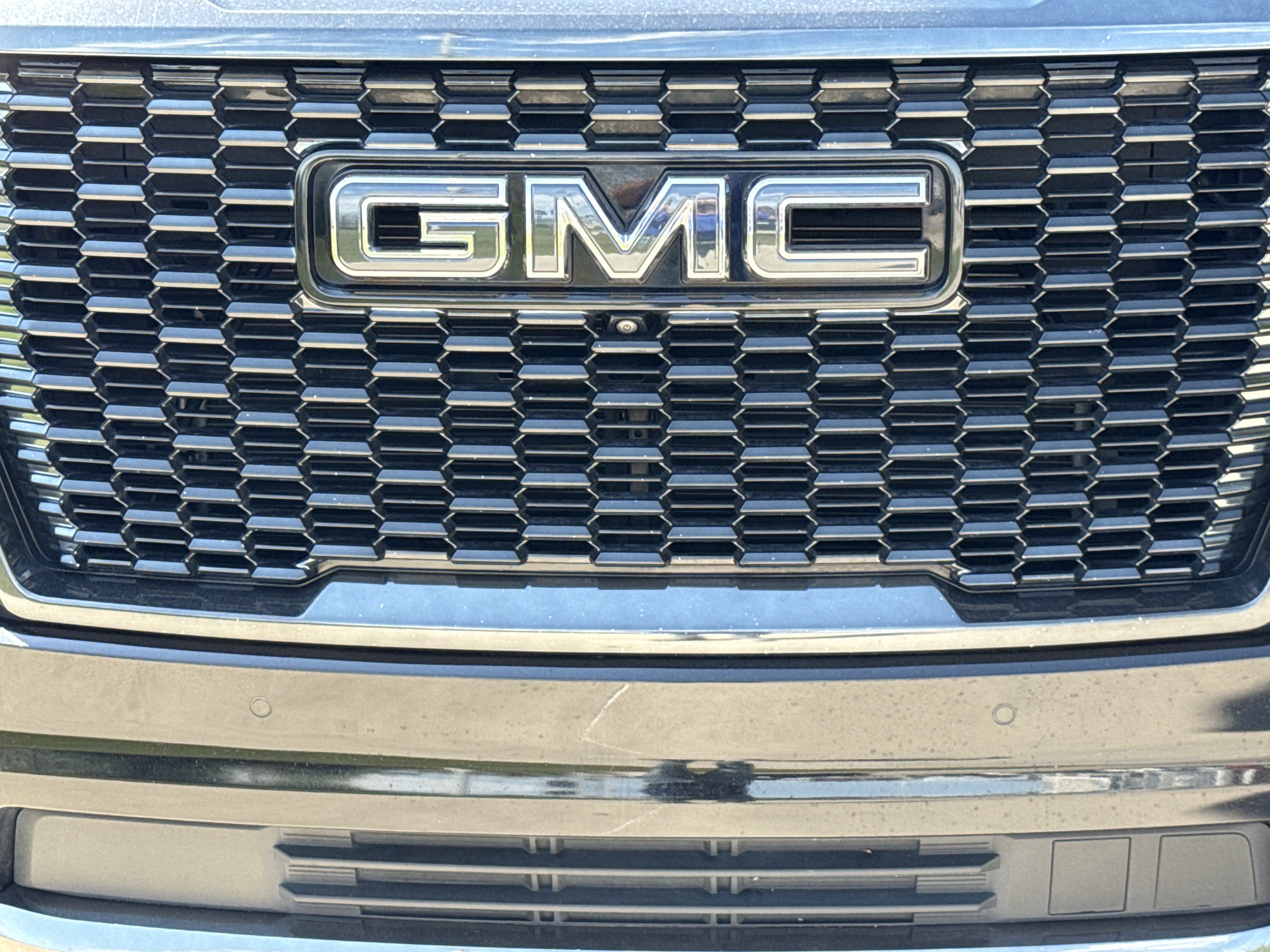 Used 2023 GMC Yukon Denali Ultimate AWD/4WD image 10