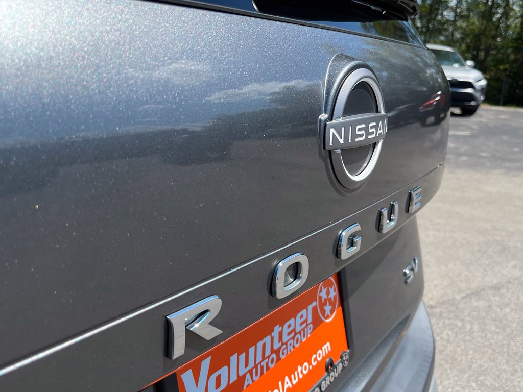 Used 2022 Nissan Rogue SV FWD image 8