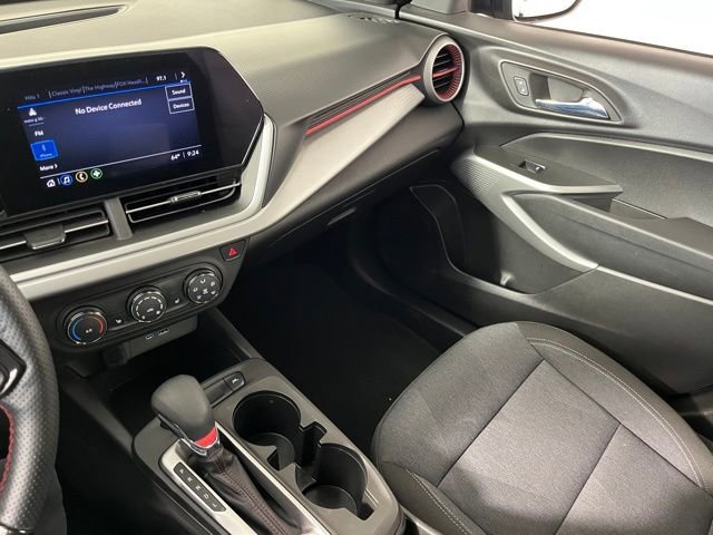 Used 2024 Chevrolet Trax RS FWD image 30
