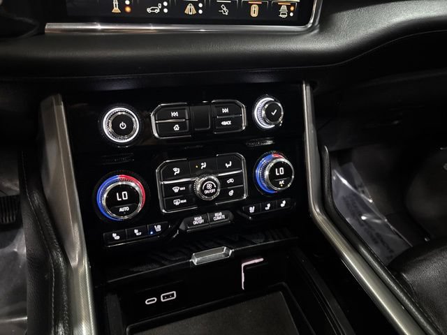 Used 2023 GMC Yukon Denali w/ Advanced Technology Package AWD/4WD image 30
