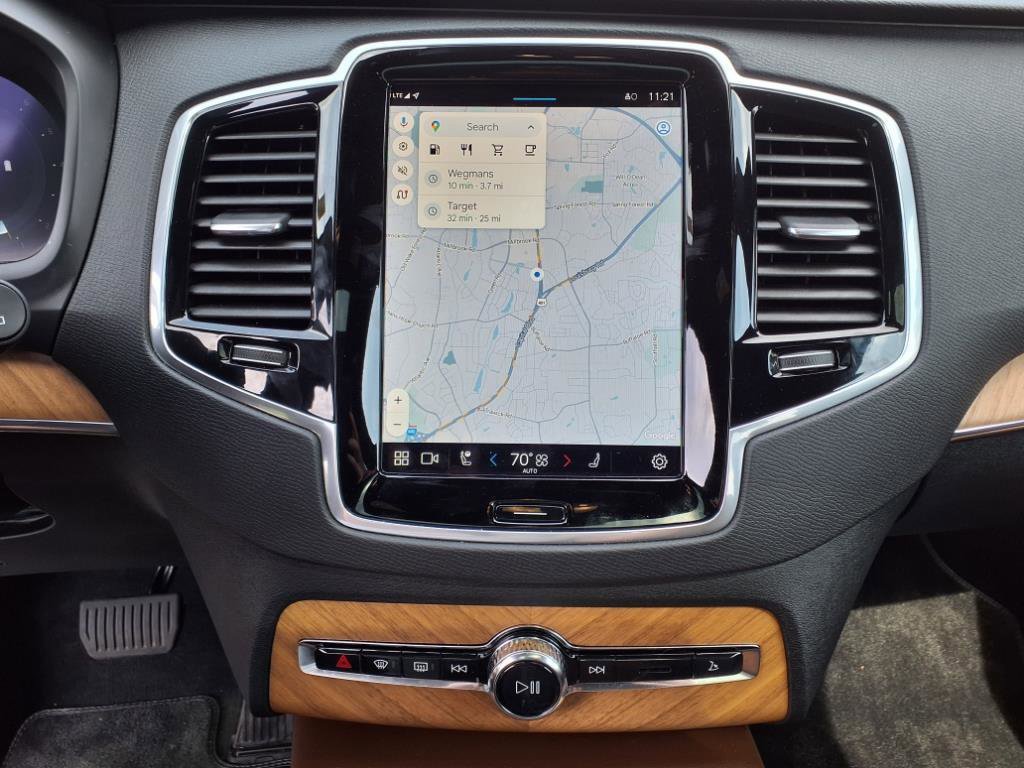 Certified 2025 Volvo XC90 B5 Plus image 12