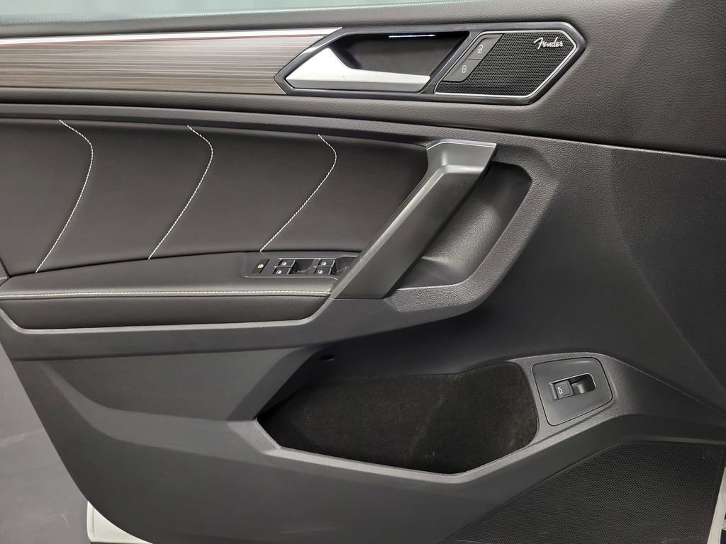 Used 2023 Volkswagen Tiguan SEL R-Line image 24