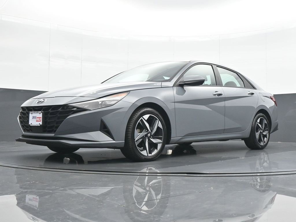 Used 2023 Hyundai Elantra SEL w/ Convenience Package image 17