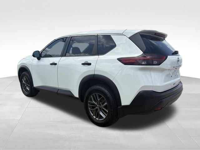 Used 2021 Nissan Rogue S FWD image 2