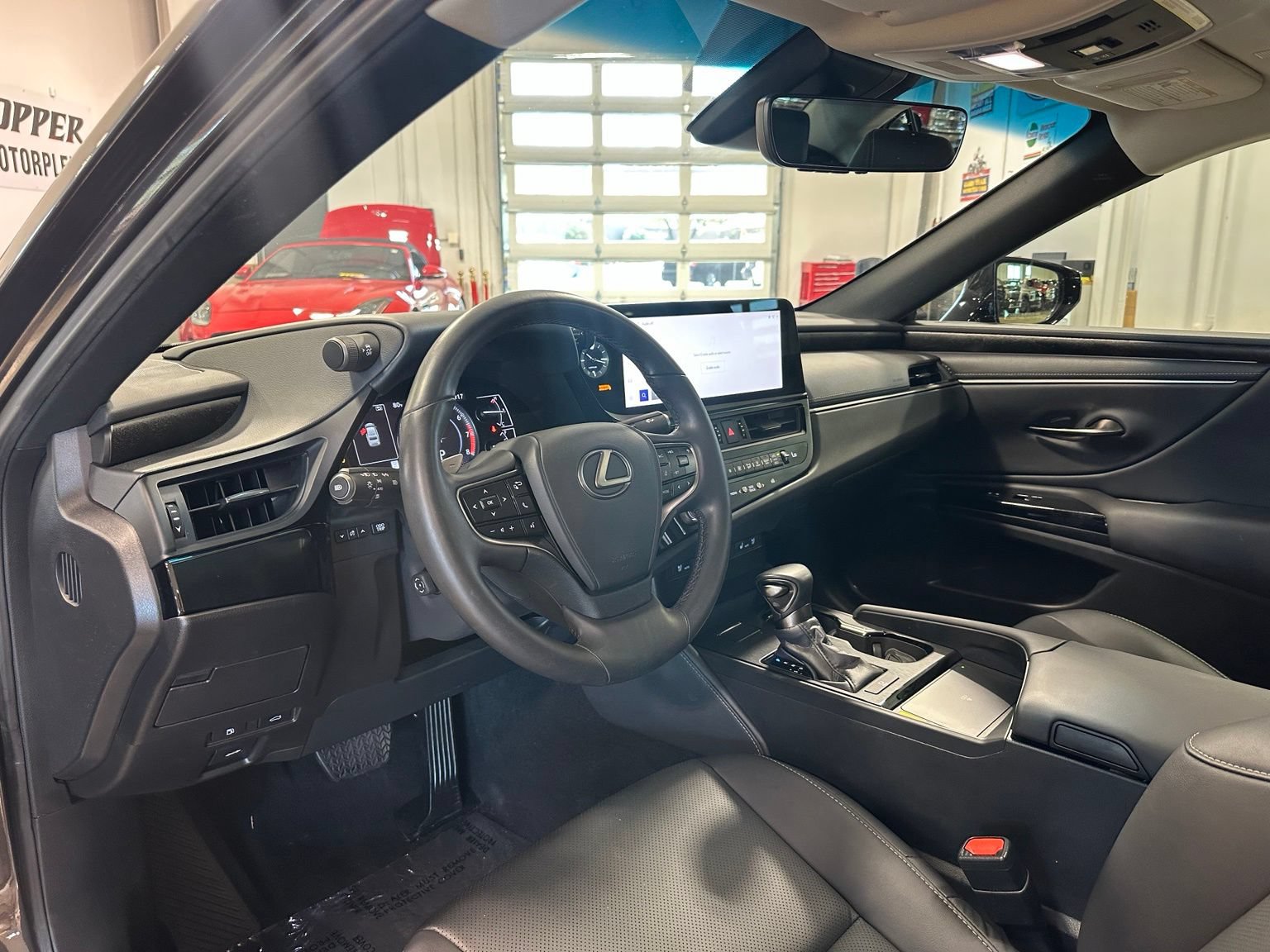 Used 2025 Lexus ES 350 w/ Premium Package FWD image 15
