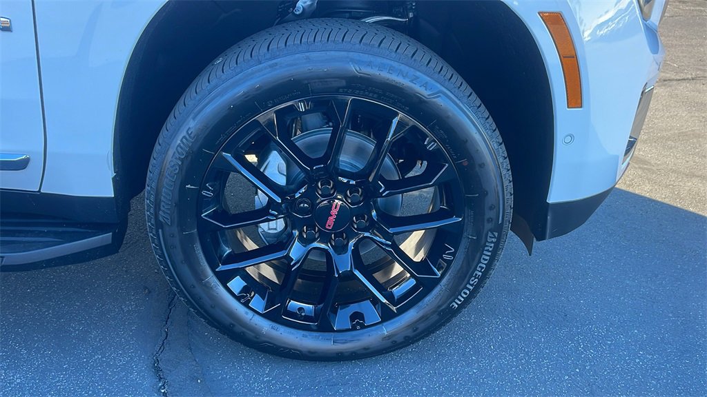 New 2026 GMC Yukon Elevation image 9