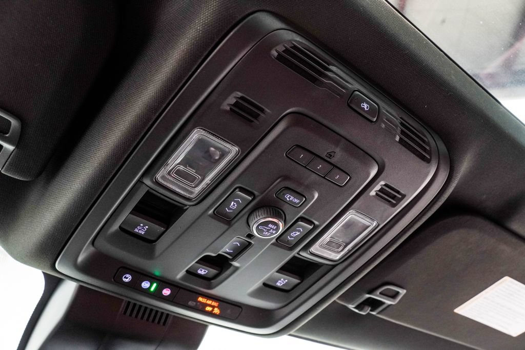 Used 2023 GMC Yukon Denali Ultimate AWD/4WD image 44