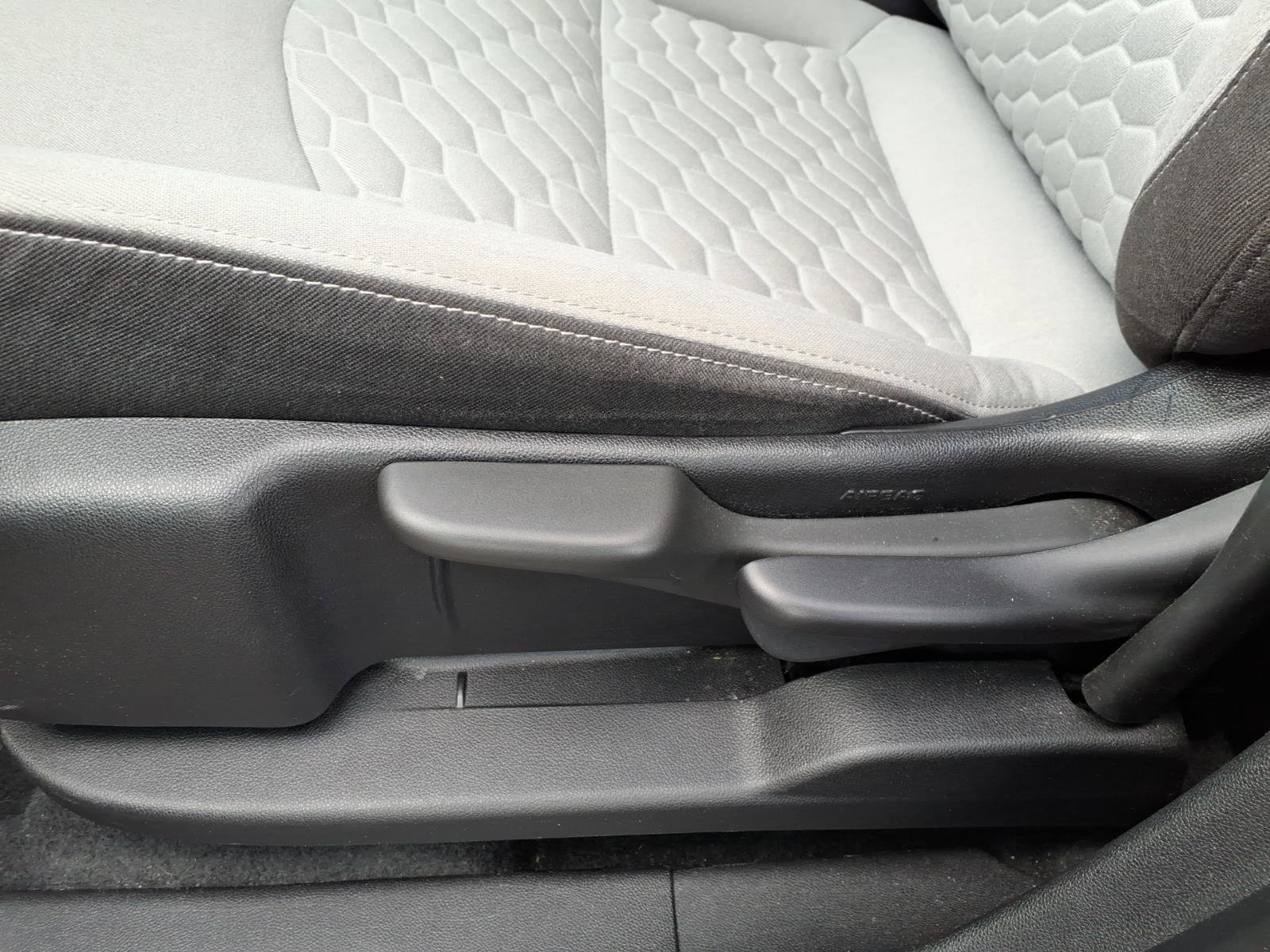 Used 2018 Chevrolet Equinox LS FWD image 8