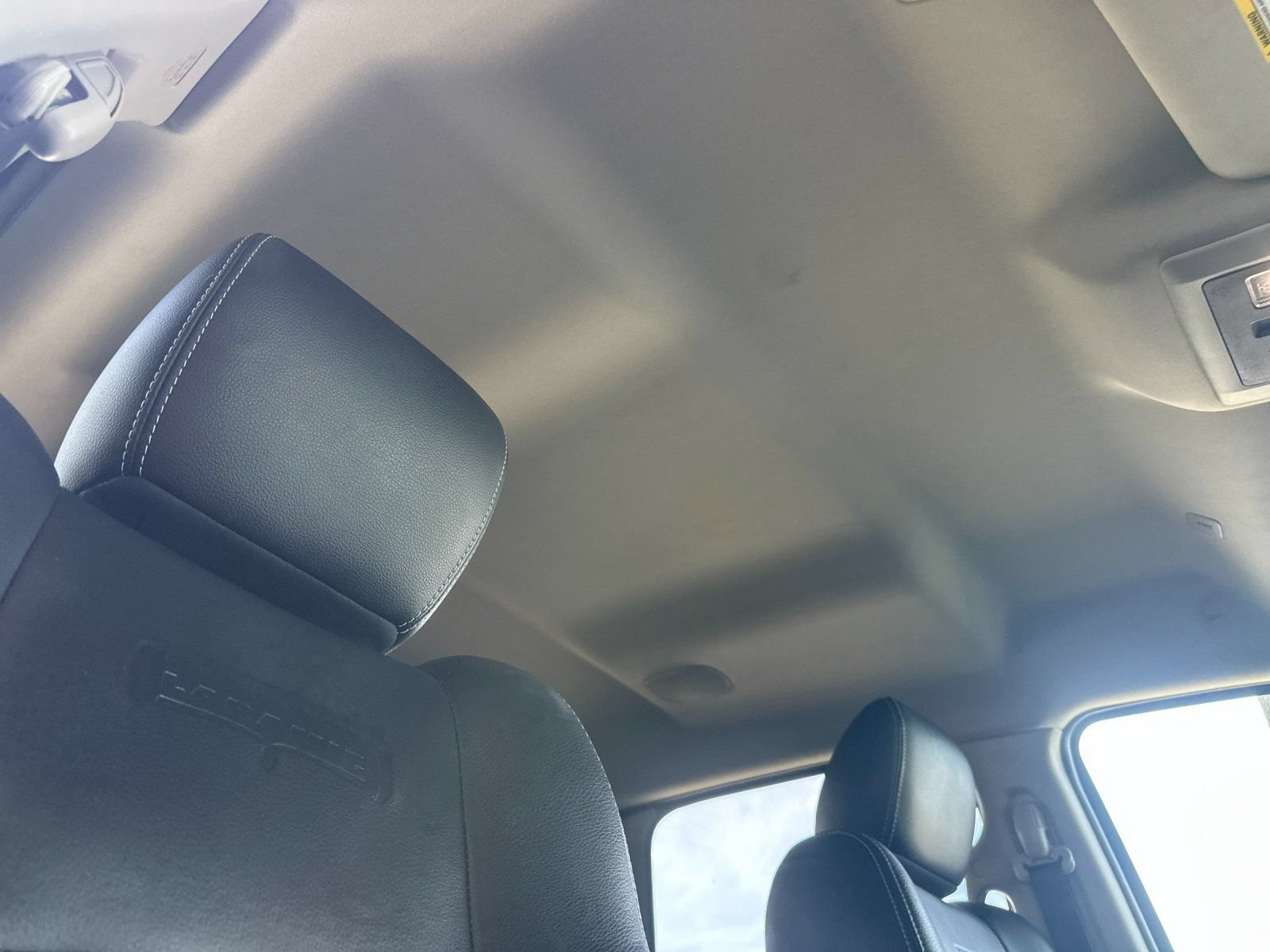 Used 2017 RAM 1500 Laramie w/ Convenience Group AWD/4WD image 16