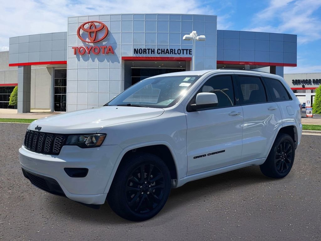 Used 2020 Jeep Grand Cherokee Altitude RWD image 3