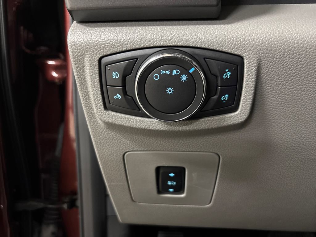 Used 2016 Ford F150 XLT w/ Equipment Group 302A Luxury image 25