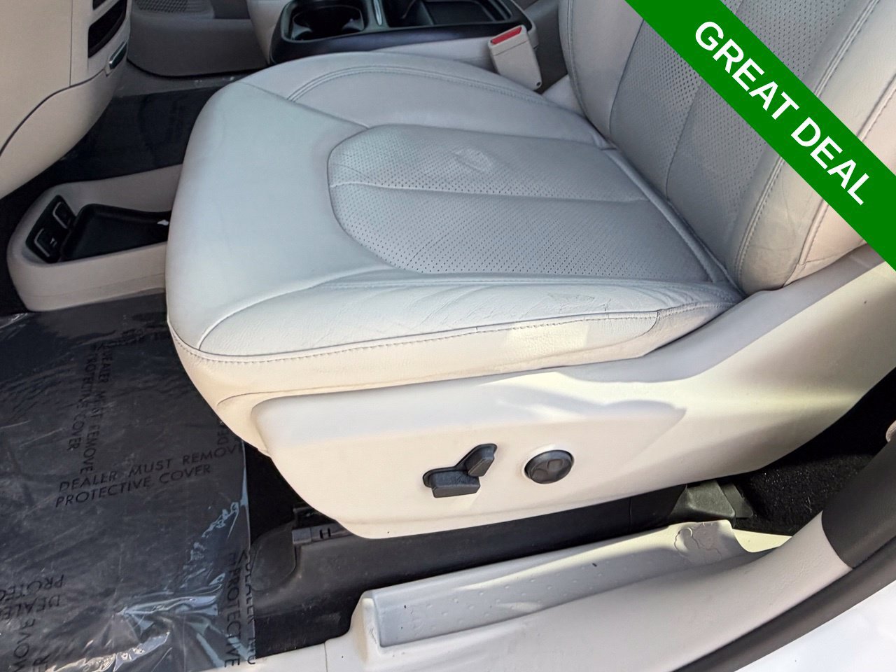 Used 2018 Chrysler Pacifica Touring-L FWD image 35