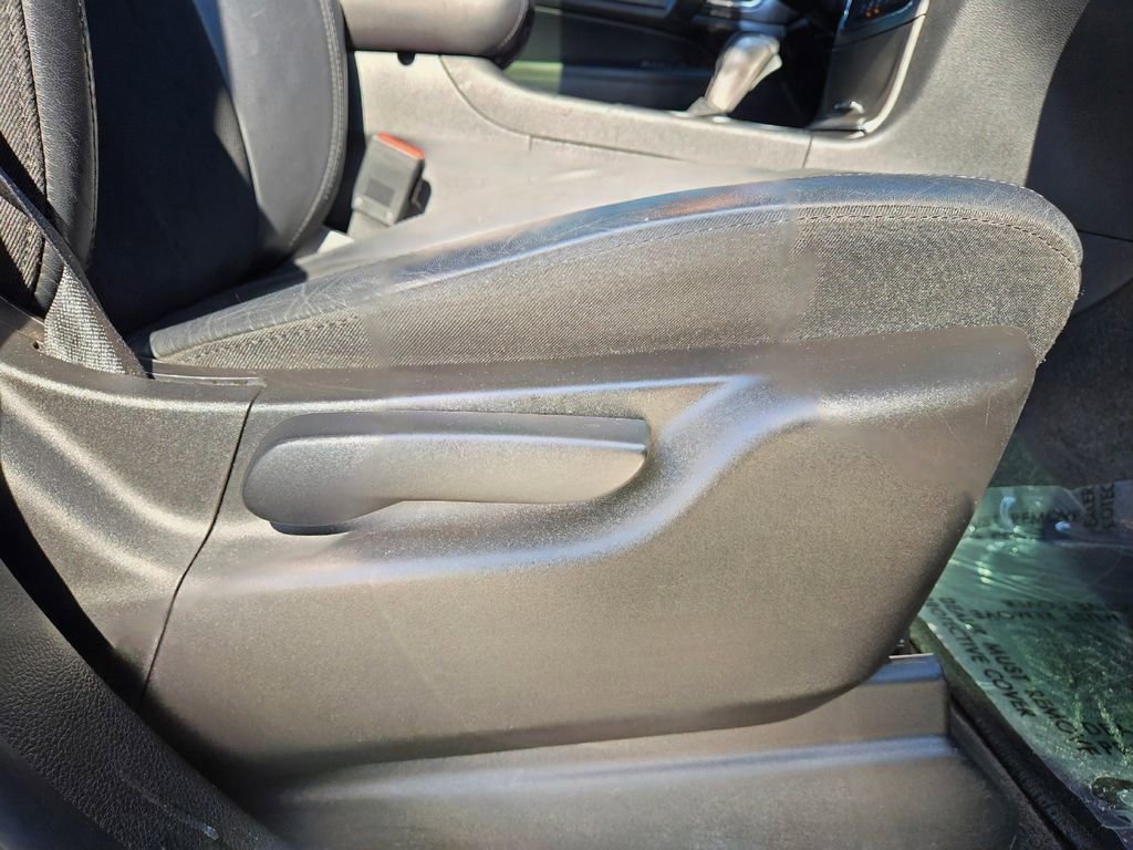 Used 2017 Jeep Grand Cherokee Altitude image 49