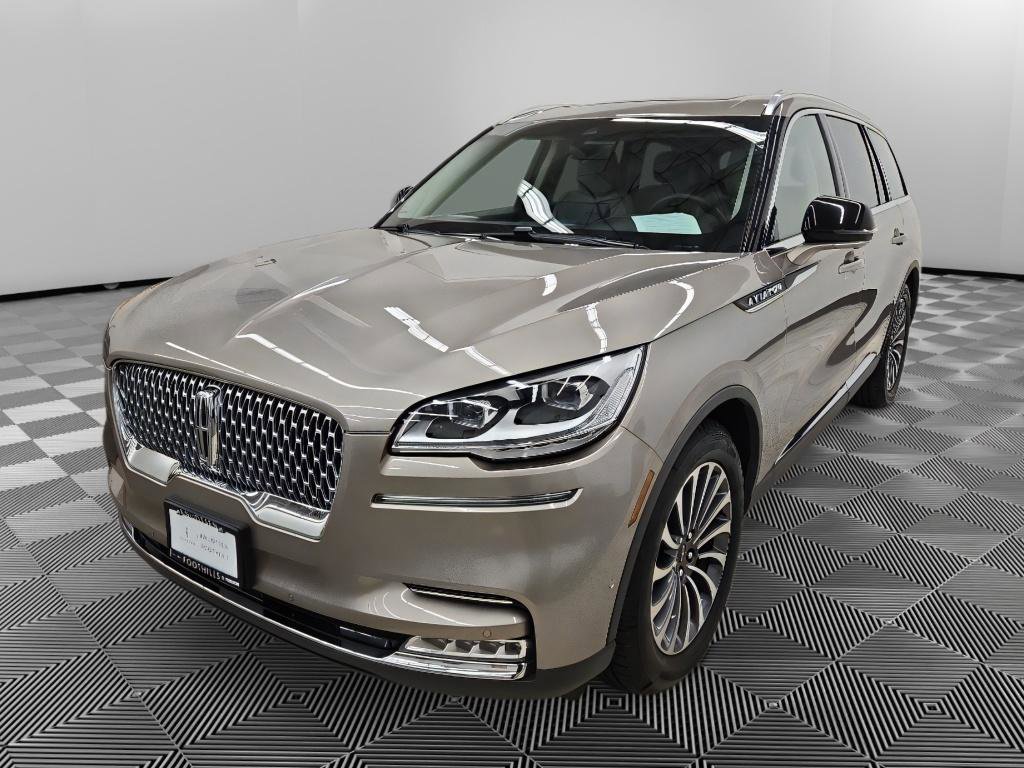 Used 2020 Lincoln Aviator Reserve w/ Equipment Group 201A image 3
