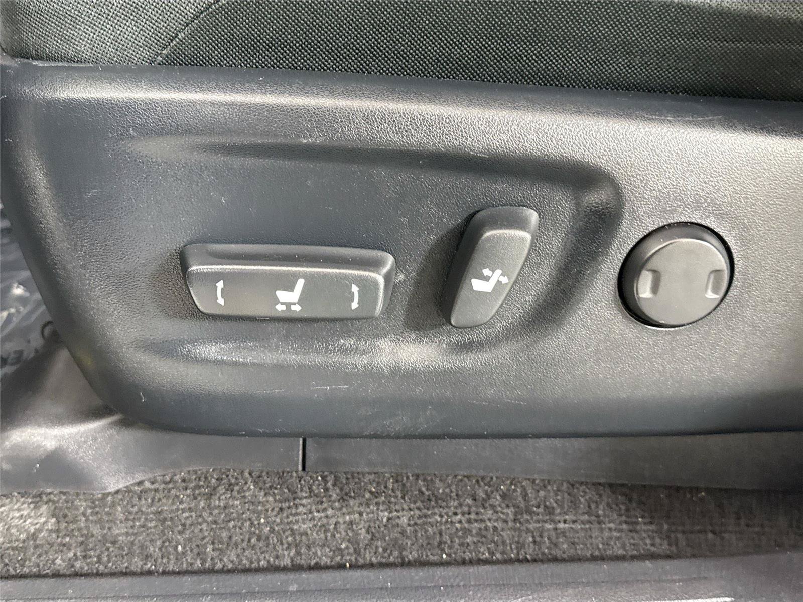 Used 2019 Toyota 4Runner SR5 AWD/4WD image 23