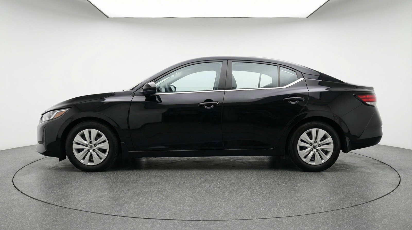 Used 2025 Nissan Sentra S image 5