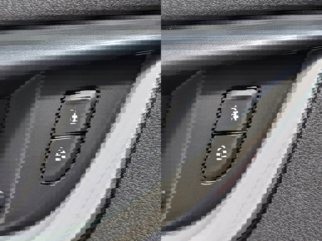 Used 2020 Buick Enclave Essence image 26