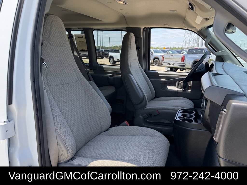 Used 2025 GMC Savana 3500 LT w/ LT Preferred Equipment Group RWD image 30