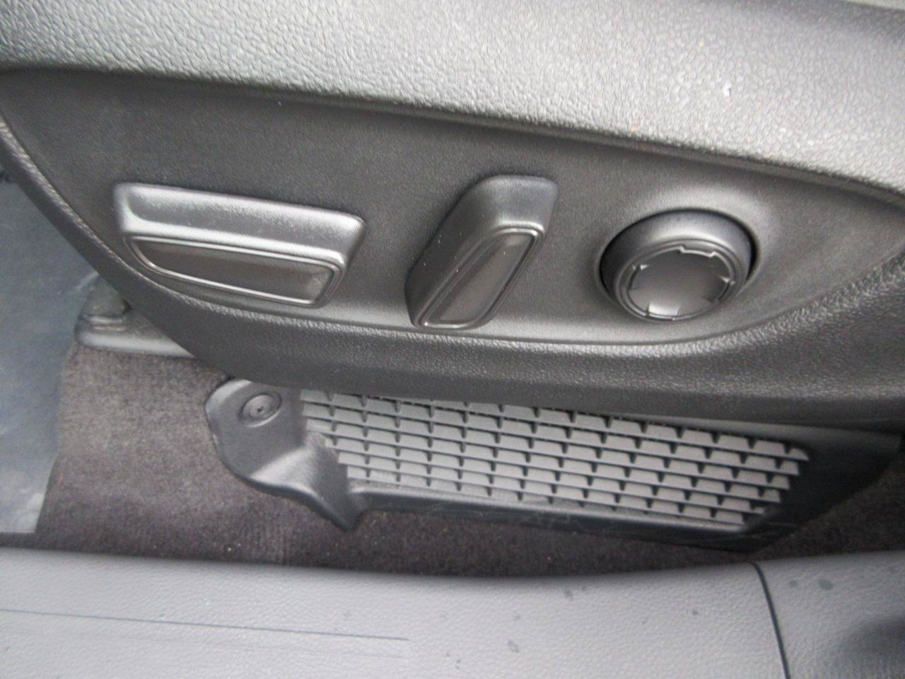 Used 2024 Toyota Sienna Limited AWD image 12