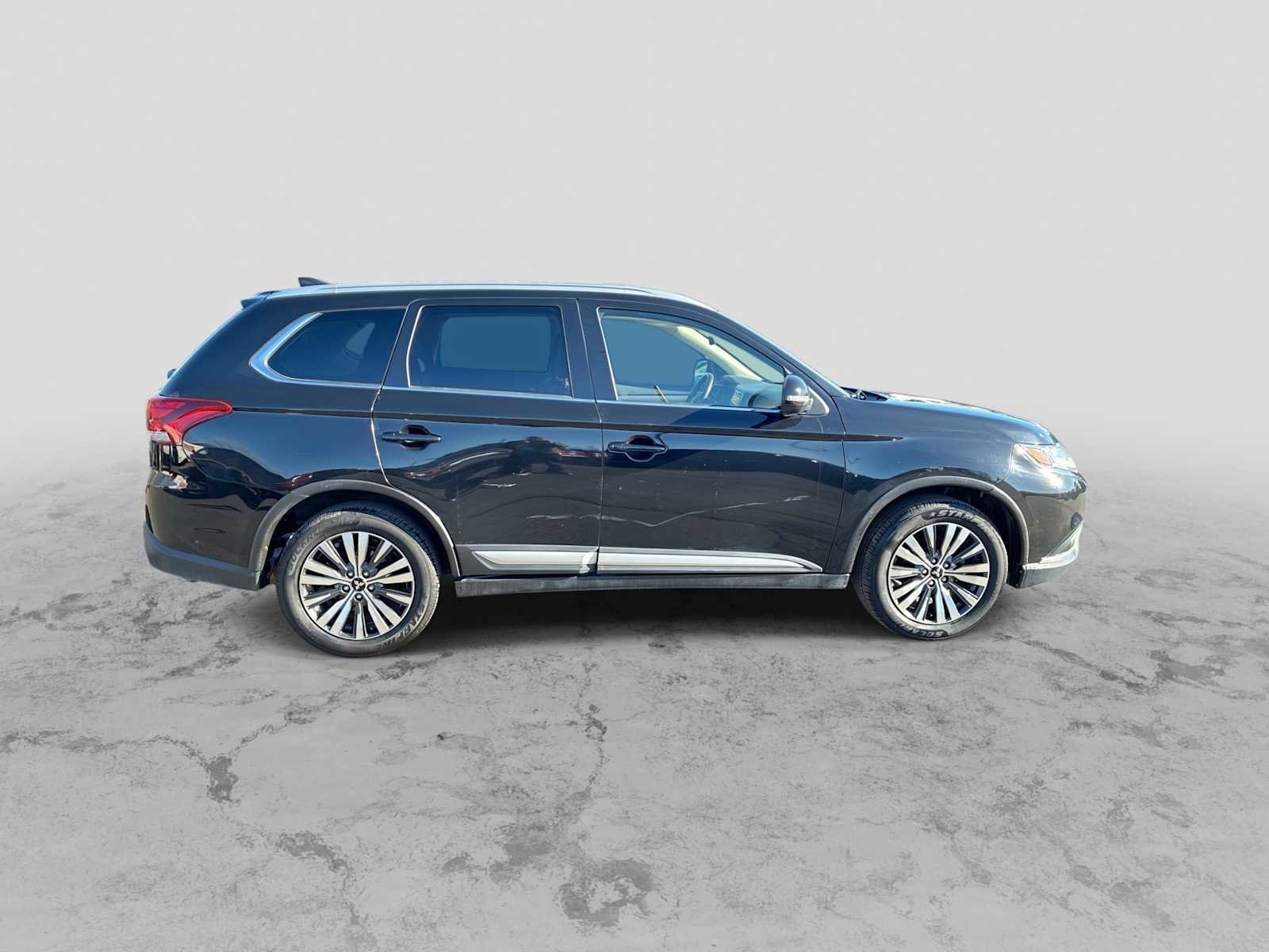 Used 2020 Mitsubishi Outlander SEL image 9