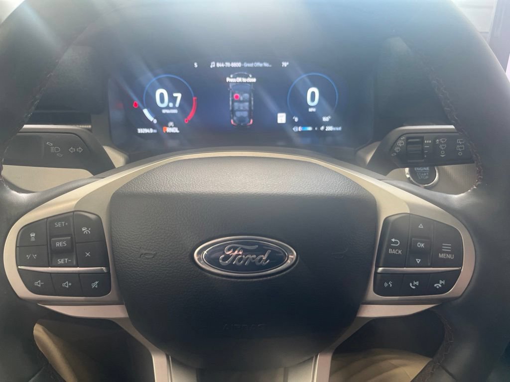 Used 2025 Ford Explorer Active AWD/4WD image 17