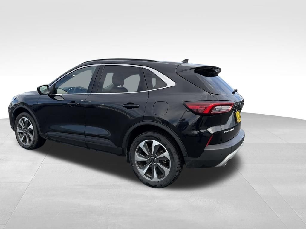 Used 2024 Ford Escape Platinum image 5