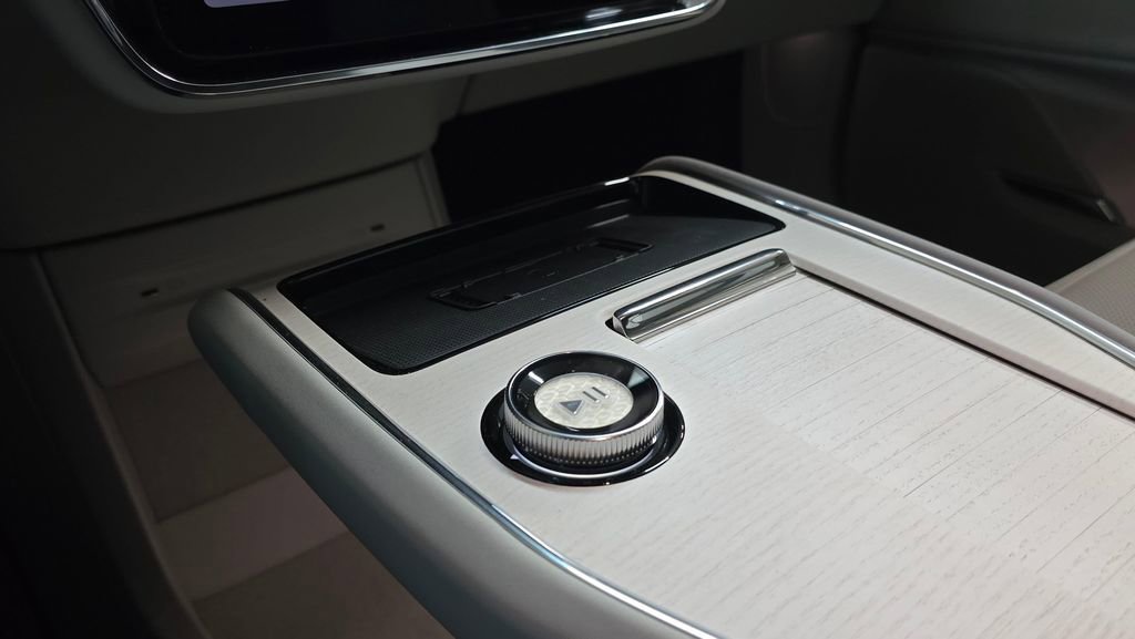 New 2025 Volvo EX90 Ultra AWD/4WD image 29