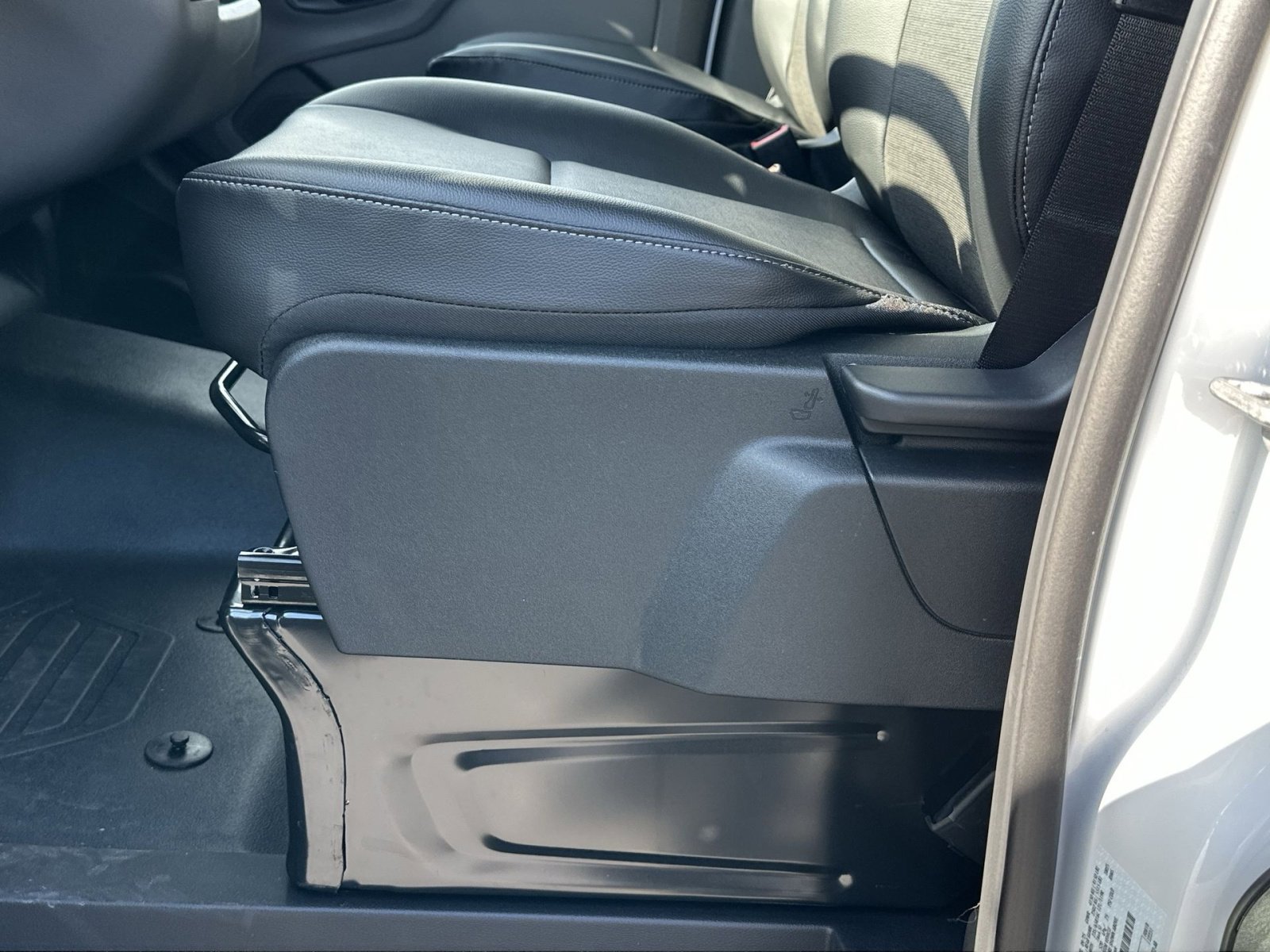 New 2026 Ford Transit 250 148 Medium Roof w/ Load Area Protection Package image 14