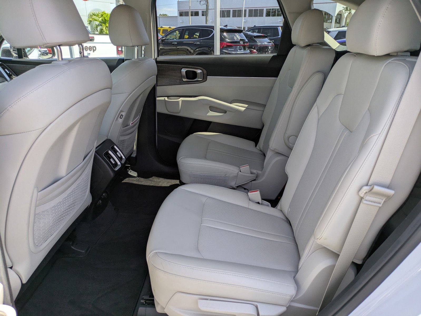 Certified 2021 Kia Sorento EX image 12