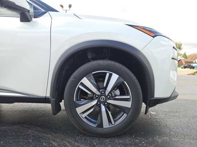 Used 2021 Nissan Rogue SL w/ Premium Package image 12