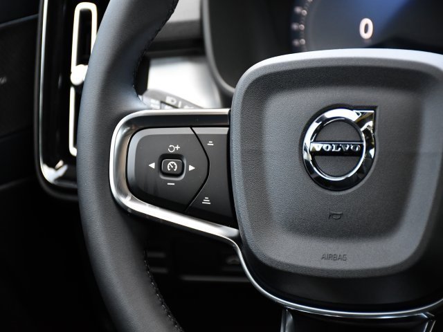 New 2026 Volvo XC40 B5 Ultra w/ Protection Package Premier image 23