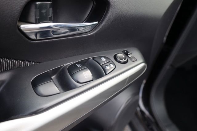 Used 2019 Nissan Kicks SV image 19