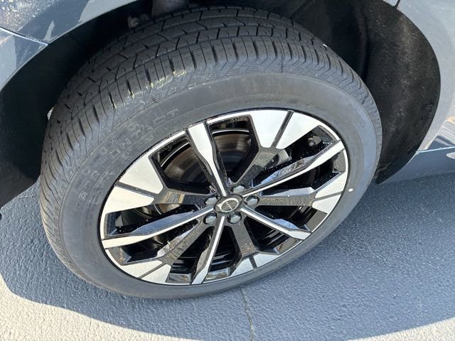 New 2026 Volvo XC60 B5 Plus w/ Protection Package Premier AWD/4WD image 16