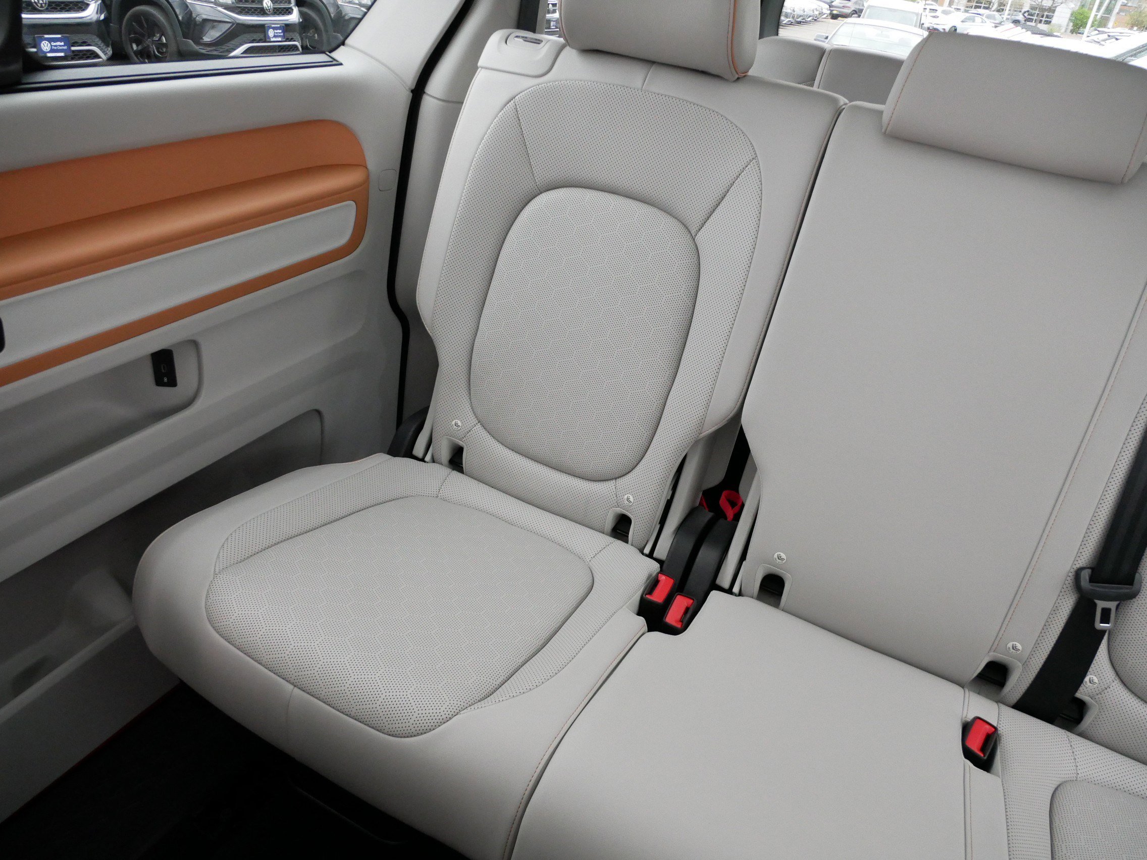 Used 2025 Volkswagen ID. Buzz 1st Edition RWD image 12