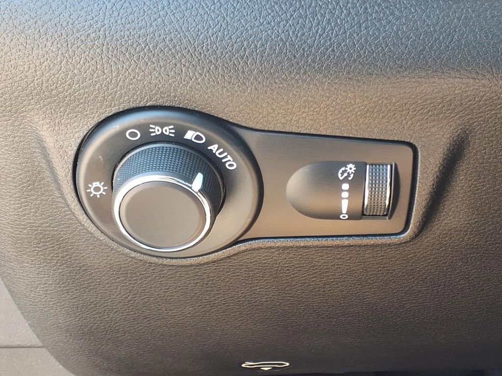 Used 2025 Jeep Compass Sport AWD/4WD image 15
