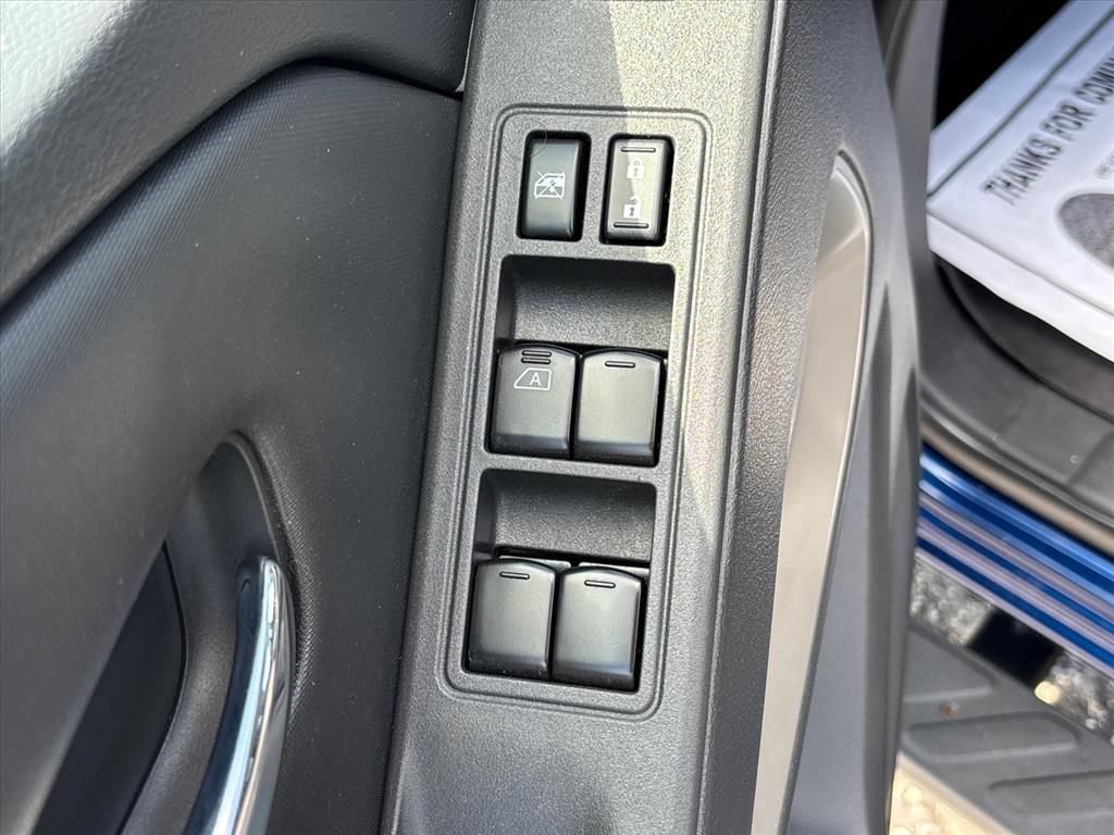 Used 2022 Nissan Frontier SV AWD/4WD image 24