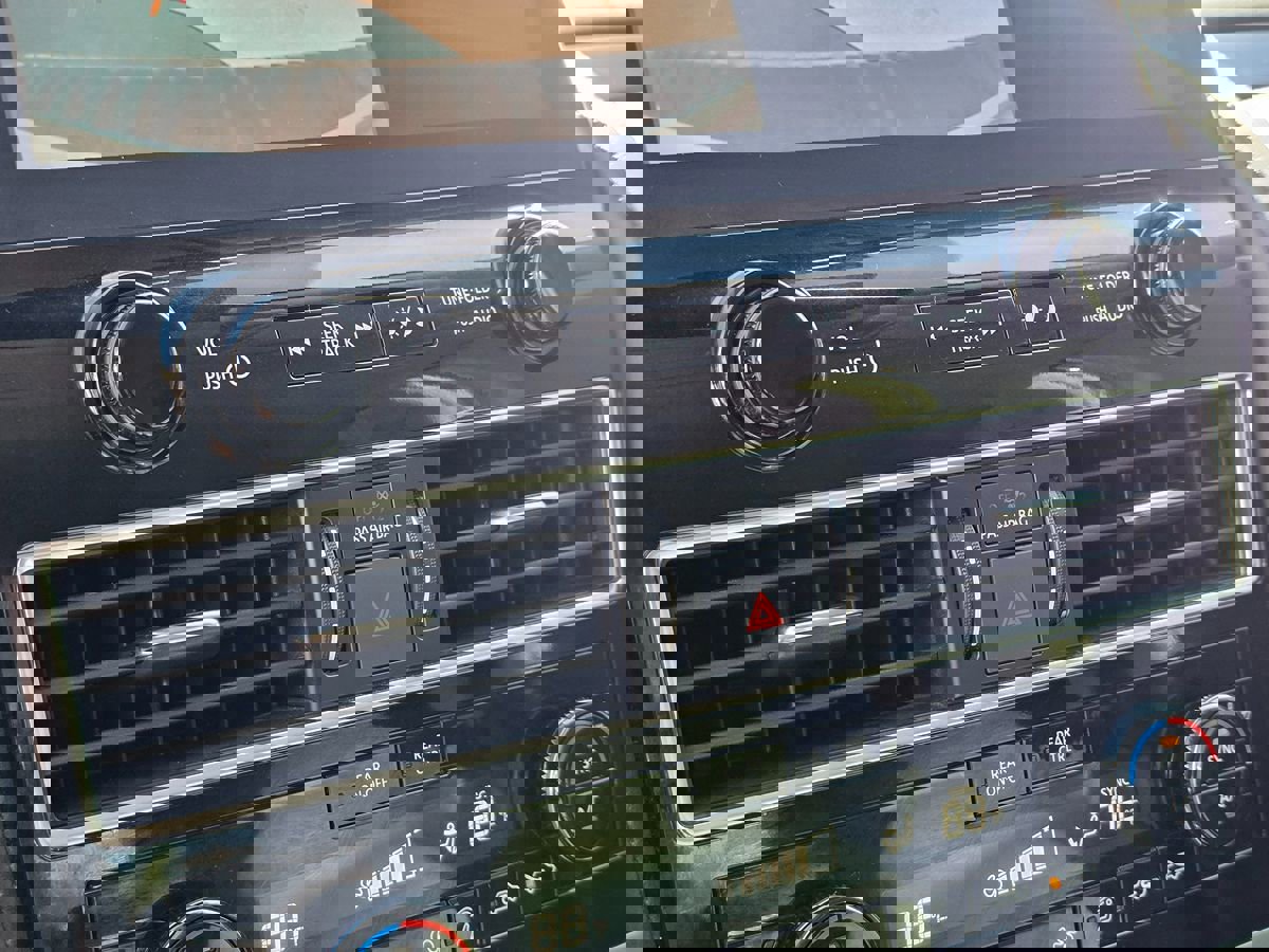 Used 2023 Nissan Armada SV image 31