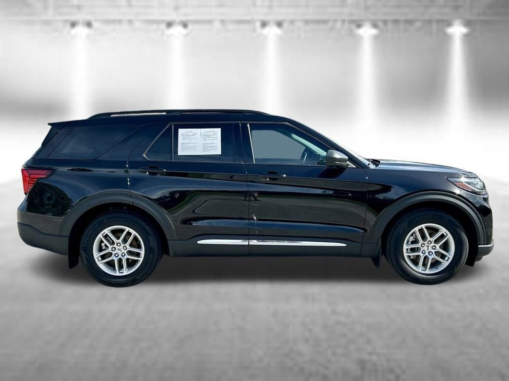 Used 2025 Ford Explorer Active RWD image 4