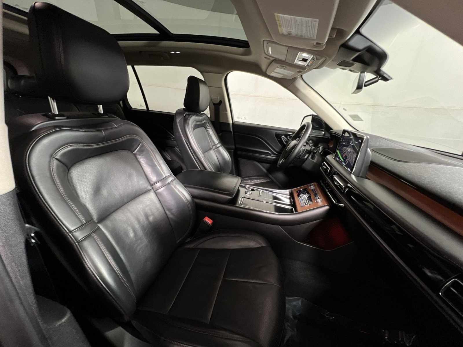 Used 2020 Lincoln Aviator Reserve w/ Equipment Group 201A image 28